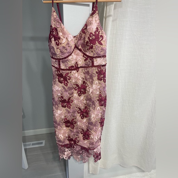 LULUS mauve floral printed midi dress - Picture 2 of 5